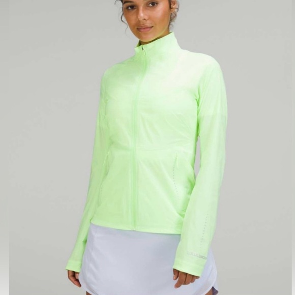 lululemon athletica Jackets & Blazers - NWT Lululemon Fast and Free Windbreaker Faded Zap Size 4
